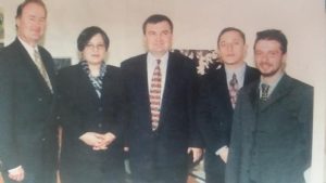 Nga e majta në të gjithë, ish ambasadori zvicerian në Tiranë, Monika Kryemadhi, Ilir Meta, Muç Muçi dhe Erjon Braçe